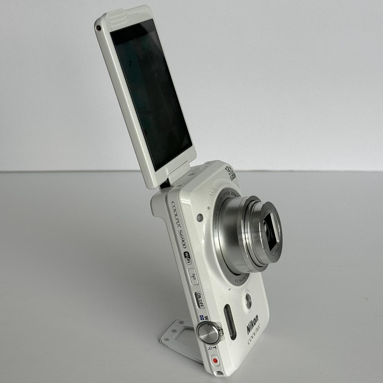 Pre-Owend NK Coolpix S6900 RARE Glossy White